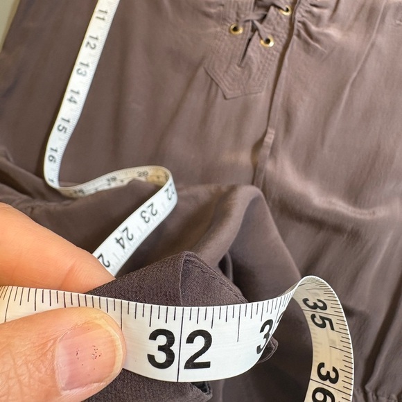 Guess Milk Chocolate 3/4 Sleeve Lightweight 100% Silk Sheath Mini Dress size XS - Picture 7 of 9